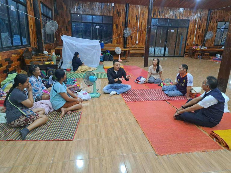 สถานการณ์ล่าสุด! สภ.ระเบาะไผ่ ตรวจเยี่ยมศูนย์พักพิงฯ กรอกสมบูรณ์